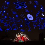 Veilleuse dinosaure pour garçons de 3 à 8 ans, projection de dinosaure 2 en 1 pour enfants de 2 à 10 ans, cadeaux pour garçons et filles, convient pour Noël, Noël, Noël, Pâques, anniversaire