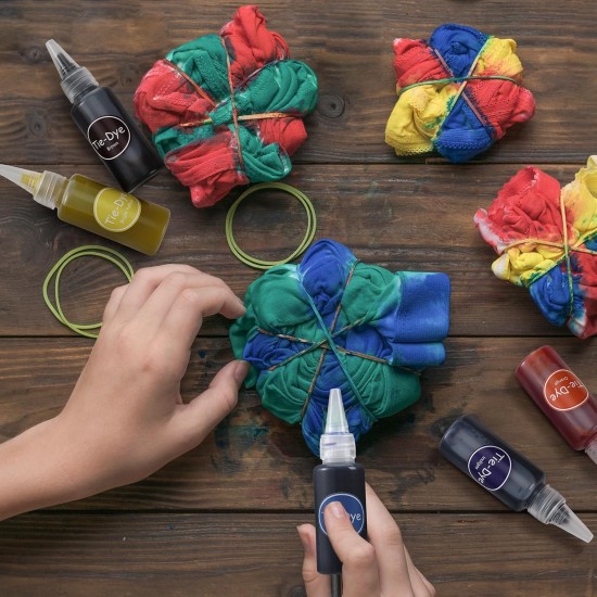 Kit de teinture à nouer 18 couleurs, avec 12 sacs vierges à cordon de serrage, teinture en tissu pour femmes, hommes, avec élastiques, gants, film plastique et nappes pour famille, amis, groupes, fournitures de fête